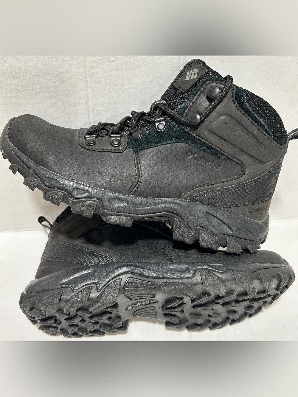 Columbia Men’s Black Lace-Up Trail Boots
